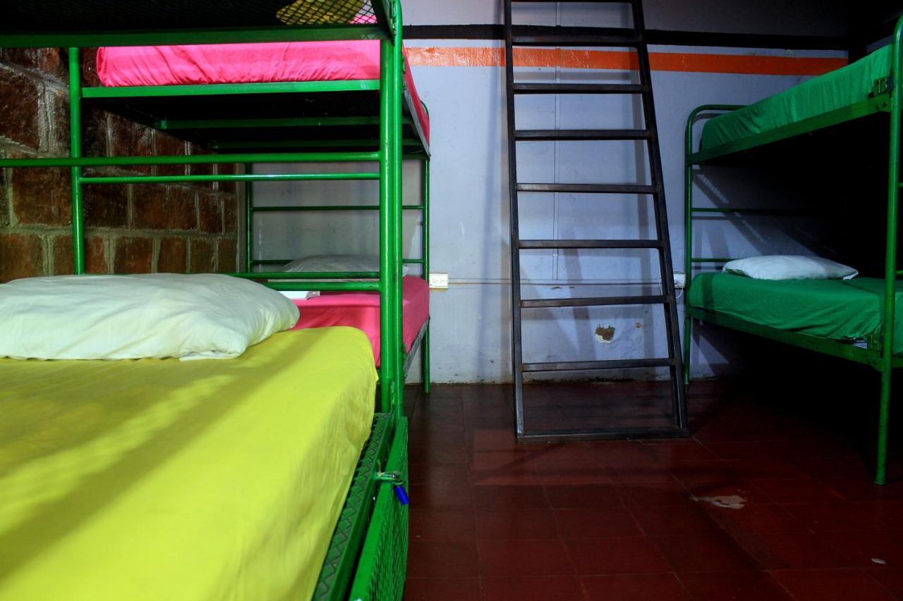 Bigfoot Hostel León Exteriör bild